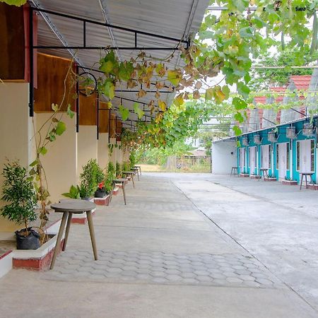 Oyo Life 1643 Grand Monica Hotel Maguwo Exterior photo