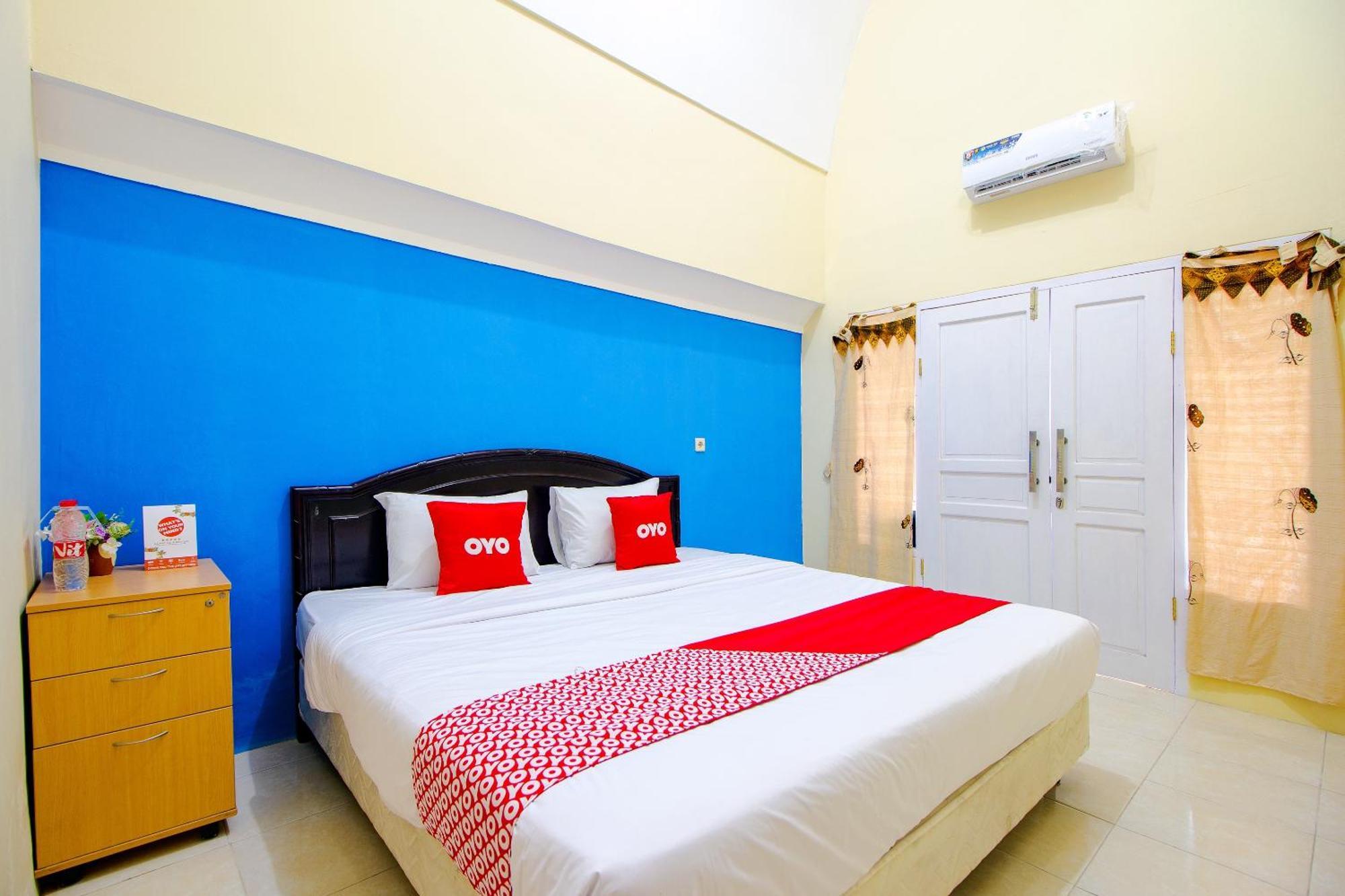 Oyo Life 1643 Grand Monica Hotel Maguwo Exterior photo